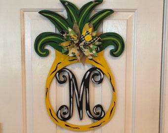 Pineapple Monogram Door Hanger, Pineapple Wreath, Monogram Wreath, Hand Painted Wood Door Hanger, Welcome Door Hanger, Hawaiian Decor