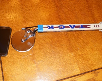 Hockey TWIG Pizza cutter blade