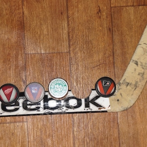 Goalie TWIG 5 Puck Display