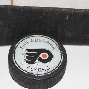 NHL Team Hockey Puck Display image 2