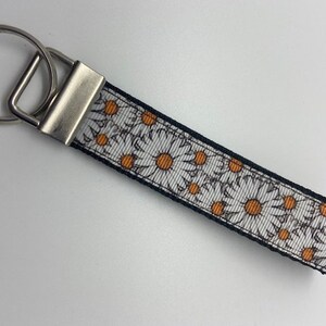 Black & White Daisy Themed Wristlet