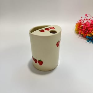 Cute Strawberry Ceramic Travel Mug, Handmade Pottery Mug, To Go Ceramic Tumbler, Hand-painted Sip Mug,Coffee Cup Sip Mug,Birthday Gift,Gifts