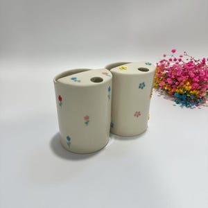 Colorful Tulip Daisy Travel Mug, Handmade Pottery Mug, To Go Ceramic Tumbler, Hand-painted Sip Mug,Coffee Cup Sip Mug,Birthday Gift,Gifts