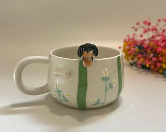 Tazza in ceramica personalizzata con margherita: regalo floreale fatto a mano per commemorare l'animale domestico