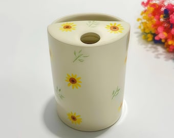 Cute Sunflower Flowers Travel Mug, Handmade Pottery Mug, To Go Ceramic Tumbler, Hand-painted Sip Mug,Coffee Cup Sip Mug,Birthday Gift,Gifts