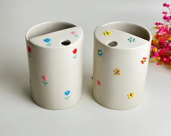 Colorful Tulip Daisy Travel Mug, Handmade Pottery Mug, To Go Ceramic Tumbler, Hand-painted Sip Mug,Coffee Cup Sip Mug,Birthday Gift,Gifts