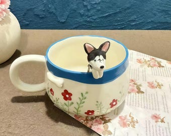 Benutzerdefinierte niedliche rote Gänseblümchen Haustier handgemachte Keramikbecher / kundenspezifische Blumen-Haustier-Gedenkgeschenk, kundenspezifischer Hundekeramikbecher, Geschenk für Hundebesitzer, Geburtstagsgeschenk, 400ML