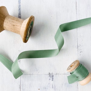 Ruban de reliure vert eucalyptus • Garniture de papier cadeau vert pastel • par mètre