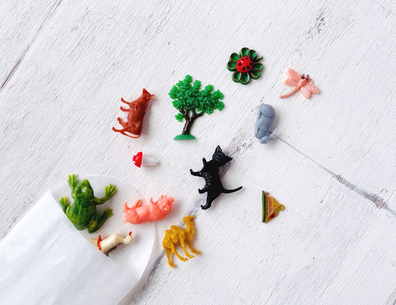 Vintage Miniature Trinkets • Tiny Plastic Toys for Advent Calendars Christmas Crackers • Party Favors 