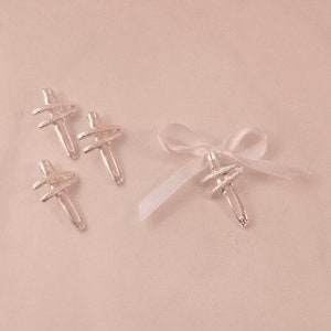 Martyriko, baptismal witness pin