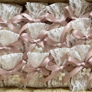 Lace Martyriko, vintage look, baptismal witness pin