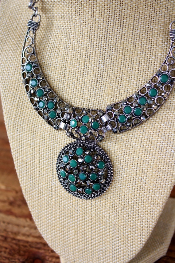 Vintage Faux Emerald Collar Necklace - image 2
