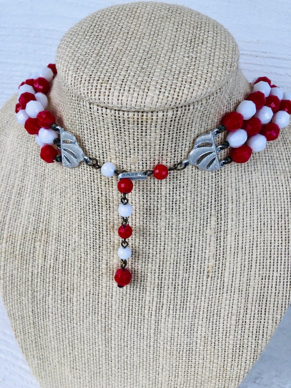 Vintage Red & White Lucite Necklace - image 9