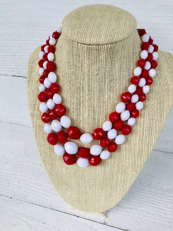 Vintage Red & White Lucite Necklace - image 5