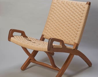 Drewno orzechowe w stylu HANS WEGNERA z połowy lat 60. XX wieku z uchwytem