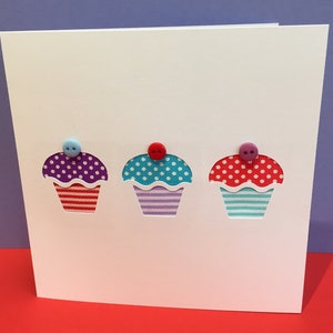 Geburtstagskarte - Cupcakes Geburtstagskarte mit Band und Knöpfen - Papierschnitt Grußkarte - Etsy UK