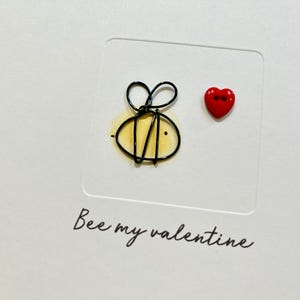 バレンタインデー カード - Bee my Valentine - クラフト ワイヤー ビー - かわいい - ボタン ハート、彼女用、彼用、ボーイフレンド、ガールフレンド、妻、夫、カード