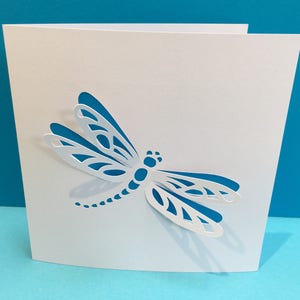 Carte libellule - libellule découpée en papier - carte personnalisée - carte de voeux faite main - carte d'anniversaire - Etsy UK - pour elle, petite amie, femme, maman