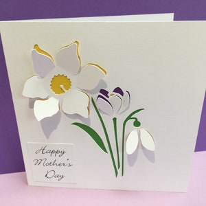 Carte de fête des mères - carte de Pâques - carte d'anniversaire - carte de remerciement - fleurs de printemps - papier découpé - crocus - goutte de neige - jonquille - pour maman Royaume-Uni