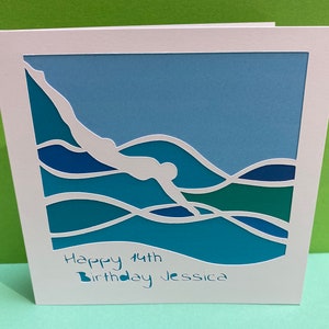 Carte de natation - carte d'anniversaire - carte en papier découpé - personnalisée - carte de voeux faite main pour un nageur - sports nautiques - natation sauvage - plongée