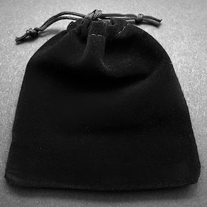 Black velvet jewellery gift bag