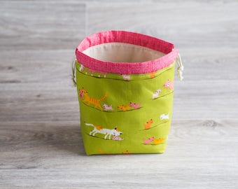 Drawstring project bag, knitting on the go.