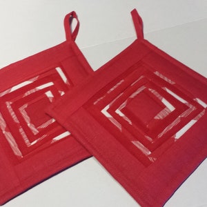 Pot Holders Quilted Patchwork Pot Holders Red White Fabric Pot holders Set of 2
