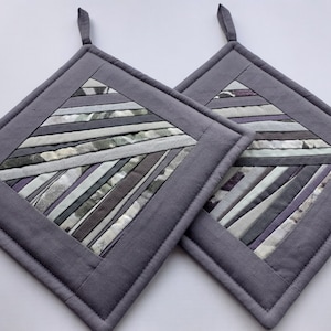 Quilted Pot Holders  Set of 2 Patchwork Potholders Kitchen Decor Cookware