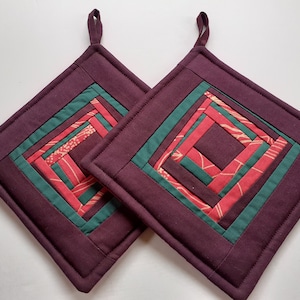Pot Holders Set of 2 Modern Quilted Patchwork Potholders  Padded Fabric Pads Kitchen Decor