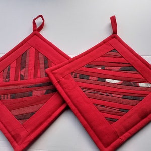 Quilted Pot Holders  Set of 2 Patchwork Potholders Kitchen Decor Cookware