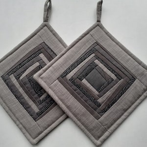 Set of 2 Modern Pot Holders Quilted Handmade Patchwork Potholders