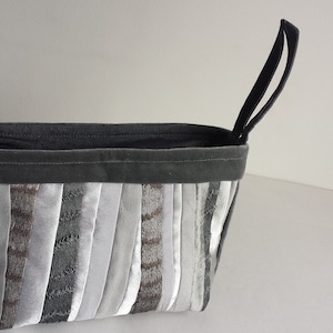 Handmade Patchwork Cosmetic Pouch Travel Pouch Zipped Make Up Bag Travel Bag Cosmetic Bag