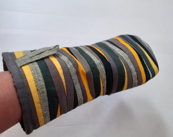 Handmade Kitchen Oven Mitt: Gray Green Quilted Decor, 6x13 inches