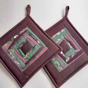 Pot Holders Quilted Potholders Fabric  Padded  Patchwork Potholders   Set of 2