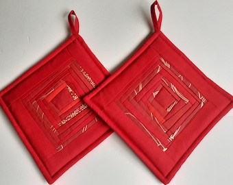 Pot Holders Set of 2 Modern Quilted Patchwork Potholders  Padded Fabric Pads Kitchen Decor