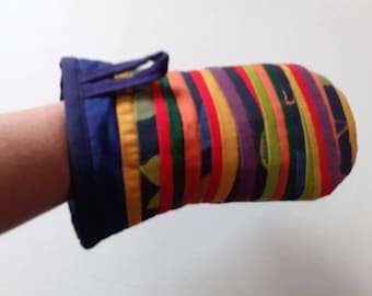 Striped Oven Mitt: Padded Kitchen Glove with Hanging Loop