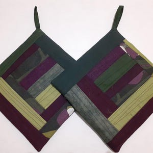 Pot holders Set of 2 Quilted Potholders Patchwork Handmade Fabric Kitchen Decor
