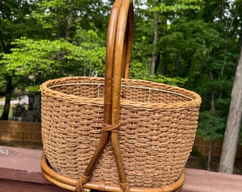 VTG WICKER BASKET 20 x 13 x 10 W / Handles