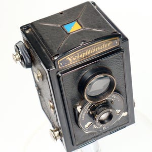 Voigtlander Brillant TLR  Camera from 1930s, Working and Rare Classic Camera