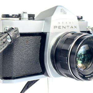 Asahi Pentax Spotmatic SPII SLR camera #5206762 with Super-Multi-Coated Takumar 1:1.4/50 #5417331 le