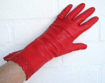 REDUCED USD 3 - Vtg 50s Red Kid Skin Gloves {6.5}