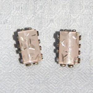 RIDOTTO 3 USD - Orecchini in lucite con coriandoli rosa Vtg anni &#39;50