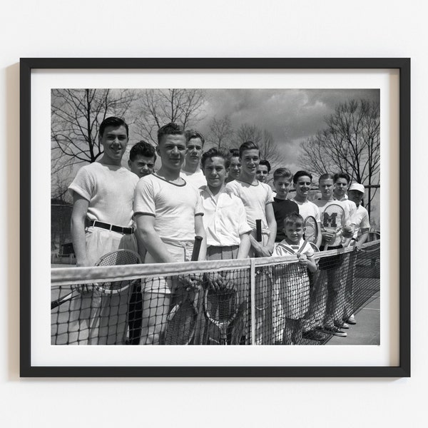 Tennis wall art, Vintage tennis team photo, Retro sports decor, Custom black and white high-quality reproduction, Select size, Tennis gift