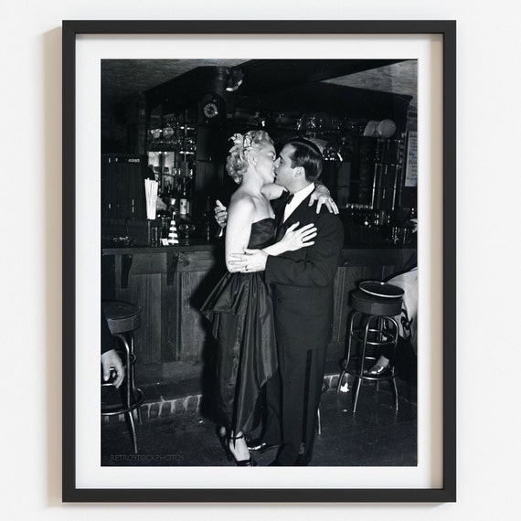 Vintage Kissing Couple Archival Photo Print: Retro-Style Black and White Wall Art, Custom Sizes