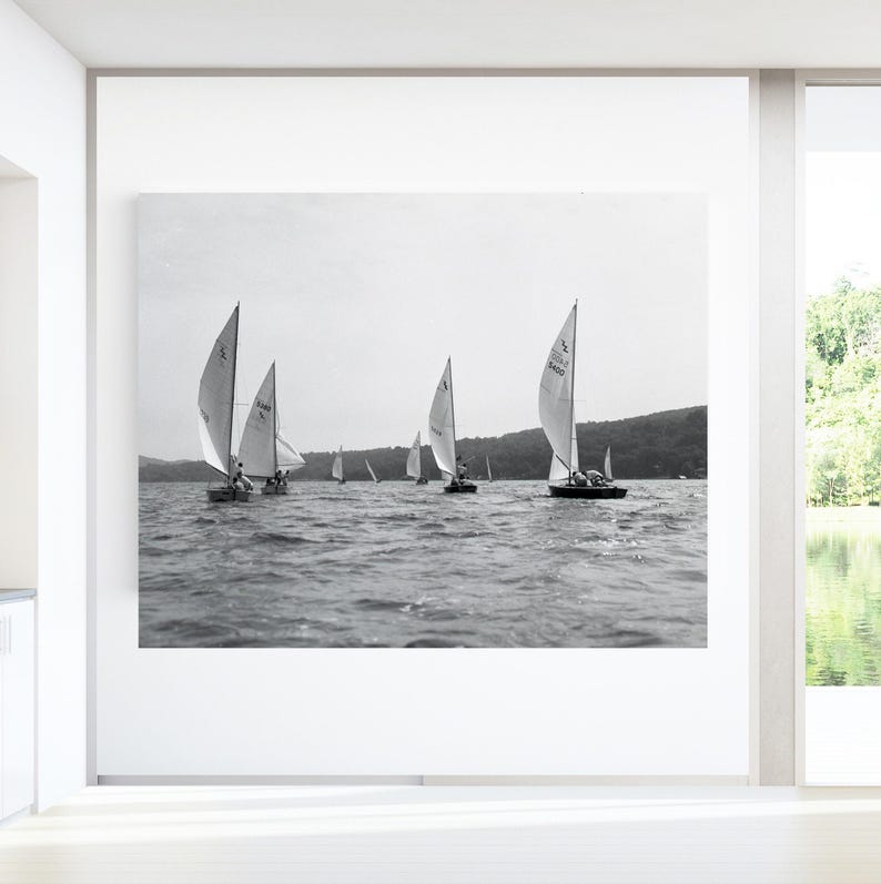 Arte náutico, impresión fotográfica vintage de regata de veleros, decoración de pared para casa de lago, reproducción personalizada en blanco y negro, seleccione el tamaño, decoración de verano para el hogar imagen 7
