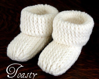 CROCHET PATTERN baby booties ⨯ shoes boots ⨯ gender neutral ⨯ knitted look ⨯ sport weight ⨯ PDF download ⨯ Toasty Toes by Repeat After Me
