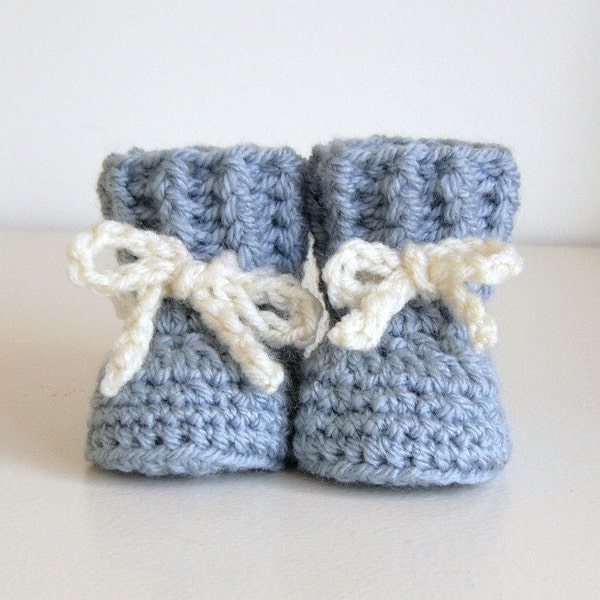 CROCHET PATTERN baby booties ⨯ shoes slippers ⨯ gender neutral ⨯ worsted weight yarn ⨯ PDF ⨯ Lovely Laces Baby Booties by Repeat After Me