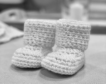 CROCHET PATTERN baby booties ⨯ shoes boots ⨯ gender neutral uggs ⨯ worsted weight yarn ⨯ PDF ⨯ Cozy Cuffs Baby Booties by Repeat After Me