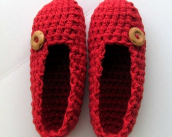 CROCHET PATTERN slippers ⨯ ladies women girls ⨯ button quick easy ⨯ bulky weight yarn ⨯ PDF download ⨯ Button Slippers by Repeat After Me