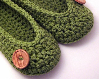 CROCHET PATTERN slippers ⨯ women ladies girls ⨯ shoes ⨯ warm quick easy buttons ⨯ PDF download ⨯ Cottage Slippers by Repeat After Me